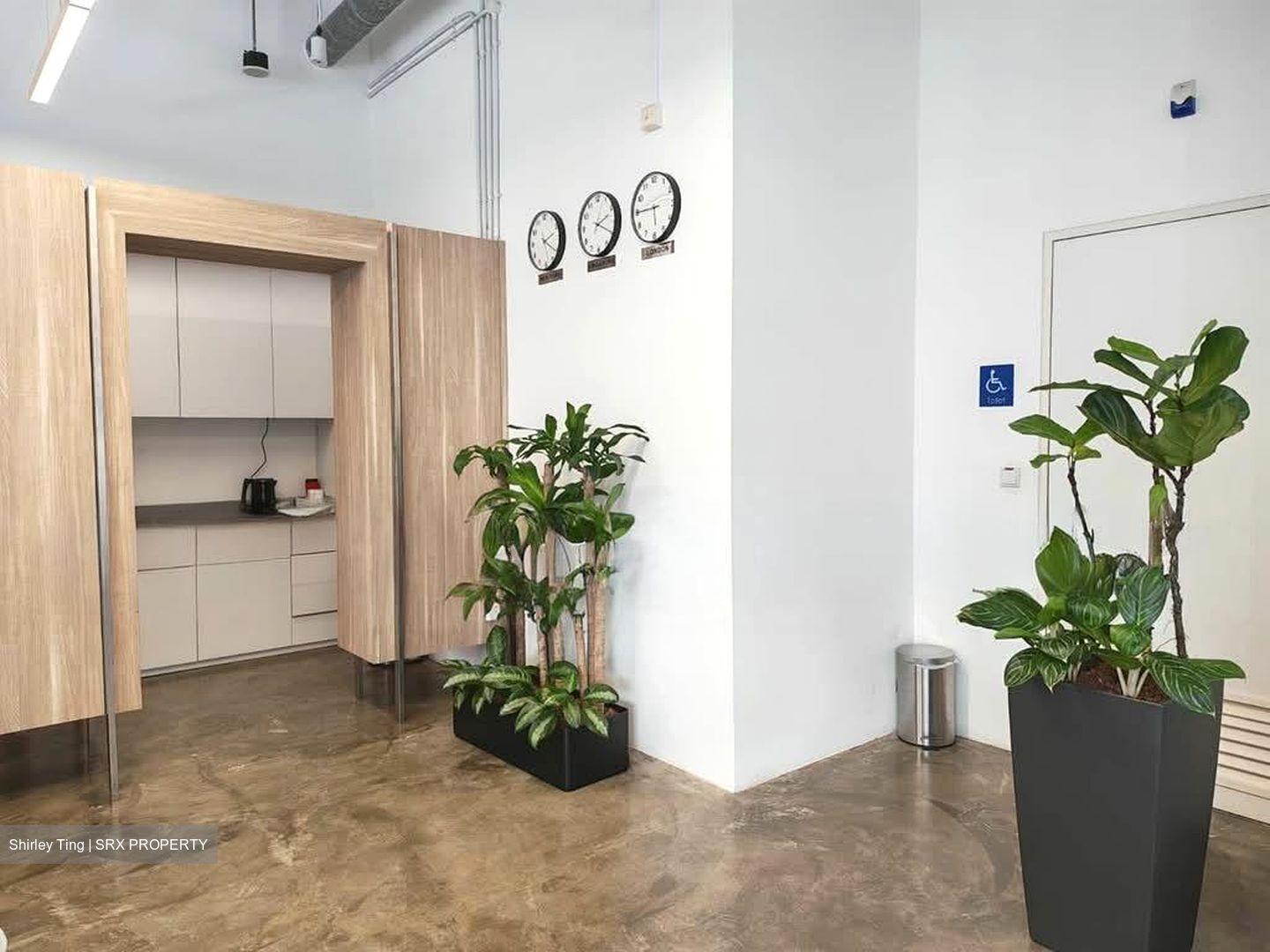 Oxley Tower (D1), Office #569163751